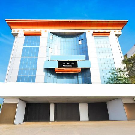 Super Townhouse Ameerpet Balkampet Road Χιντεραμπάντ Εξωτερικό φωτογραφία